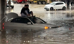 Antalya'da sarı kodlu uyarı sonrası sağanak başladı