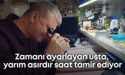 Antalya’da zamanı ayarlayan usta, yarım asırdır saat tamir ediyor