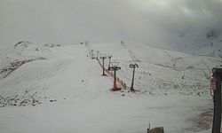 Davraz Kayak Merkezi'nde beklenen an geldi! Kar yağışı başladı