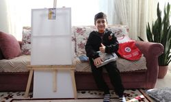 Evden çıkamayan 13 yaşındaki küçük ressam Musa'ya Kepez umut oldu