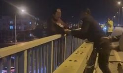 Köprüde can pazarı yaşanırken çevredekiler canlı yayın yaptı!