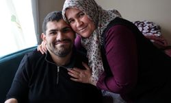 Boynuna batan tel engelli bıraktı, annesi yıllarca sırtında taşıdı