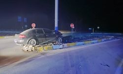 Konya’da otomobil refüje çıkınca 3 kişi yaralandı