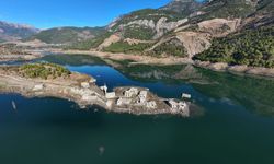 Mersin'de kuraklık, su altındaki köyü ortaya çıkarttı