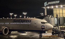 Antalya uçağında hareketli dakikalar!