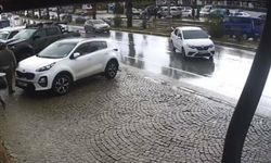 Bodrum'da el freni çekilmeyen otomobil kaza yaptı