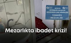 Mezarlıkta tepki çeken ibadethane! MHP’li isimden “Tam rezalet” tepkisi!