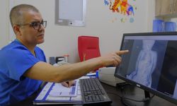 6 aylık bebeğin boğazına kumanda pili kaçtı!