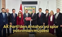 AK Parti’den Antalya’ya spor yatırımları müjdesi! Vali Şahin ve vekiller imzaları attırdı