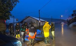 Antalya’da sel alarmı! Deniz botları caddelere indi