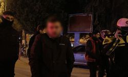 “Ehliyetim yok” dedi, cezayı öğrenince otomobilden çıkardı