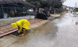 Kemer'de fırtına sonrası mazgal temizliği