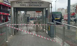 Antalya’da raylar su altında kaldı! Tramvay seferleri gecikmeli yapılıyor
