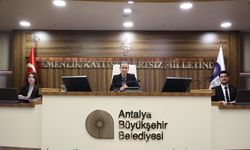 Kocagöz ile Özdemir karşı karşıya gelmişti: Pazar yeri meclise gelmeyecek!