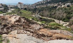 Alanya'da bir mahallede evler boşaltıldı! Derin çatlaklar oluştu