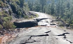 Alanya'da heyelan nedeniyle kapanan yollarda çalışma sürüyor