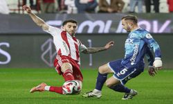 Antalyaspor Ballet’in golleriyle ilk yarıyı 2-0 önde tamamladı