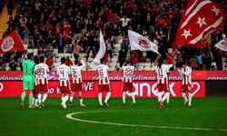 Karagümrük mağlubiyeti sonrası taraftardan Antalyaspor'a tam destek