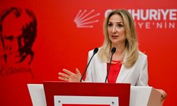 CHP'li Aylin Nazlıaka, Antalya'da otizmli oğlu için falezlere çıkan anneyi ziyaret etti