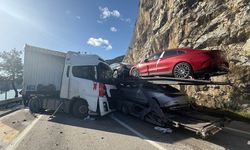 Burdur'da 2 TIR kafa kafaya çarpıştı: 2 yaralı