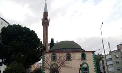 Antalya’da cami minaresindeki baz istasyonuna tepki