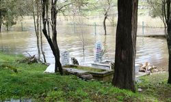 İbradı felaketi yaşadı! Mezarlık sular altında kaldı