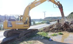 Antalya'da heyelan nedeniyle kapanan yollar trafiğe açıldı