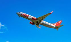 Antalya’dan kalkan uçaktaki kavga pahalıya patladı! İki yolcuya ömür boyu uçuş yasağı