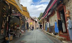 Kaleiçi'nde sokak işgaline geçit yok! Tek tek kaldırılıyor