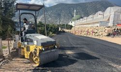 Kumluca’da bozuk yollar bakıma alındı!