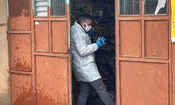 Oğlunu göğsünde vurulmuş halde buldu!