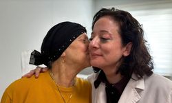 Sesini kaybeden anneye doktor kızından hayat veren müdahale