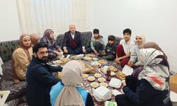 Antalya Müftüsü Aydın Yığman yetim sofrasında