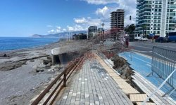 Alanya’da sahil yolunda çökme tehlikesi