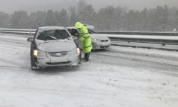 Antalya-Konya yolunda kar kalınığı 15 santimetreye ulaştı