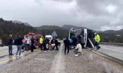 Antalya-Konya karayolunda otobüs devrildi! Yaralılar var