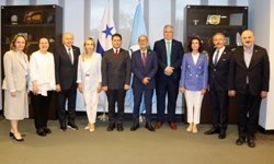 Antalya'nın kadın vekilleri Panama çıkarmasında! Türk dizileri damga vurdu