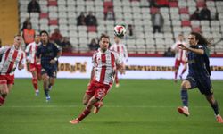 Van de Streek’den dikkat çeken sözler: “Fenerbahçe’ye karşı oynamak bambaşka bir şey“