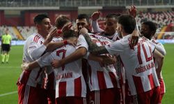 Antalyaspor tarihi fırsatı elinden kaçırdı: Antalyaspor:2 Fenerbahçe: 2