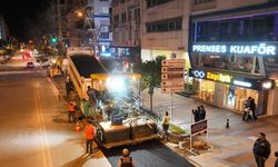 Antalya’da kazılan yollar gece asfaltlanıyor!