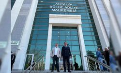 CHP Isparta heyeti Böcek’in duruşması için Antalya’da