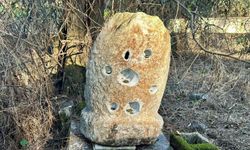‘Delik Dede’ mezarlığındaki 19 delikli adak taşı kayboldu