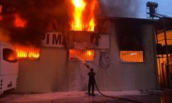 Antalya'da depoda çıkan yangın zorlukla söndürüldü