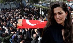 Fatma Nur öğretmen gözyaşlarıyla uğurlandı