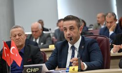 İzzet Çeliktürk, Kepez Meclisi’nde iktidara seslendi: “Artık petrol bulmayın”