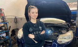 Antalya’da 17 yaşındaki oto tamircisi kadın usta azmiyle örnek oluyor