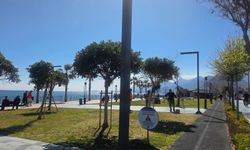 Konyaaltı Plajı’nda yeni sezon hazırlıkları başladı