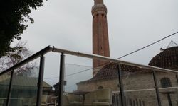 Antalya'nın kalbinde tarihi ayıp! Tuvaletin üzeri kafeterya oldu