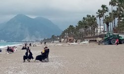 Konyaaltı Sahili şantiyeye döndü