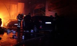 Antalya’da sanayi sitesinde yangın! 5 araç kül oldu